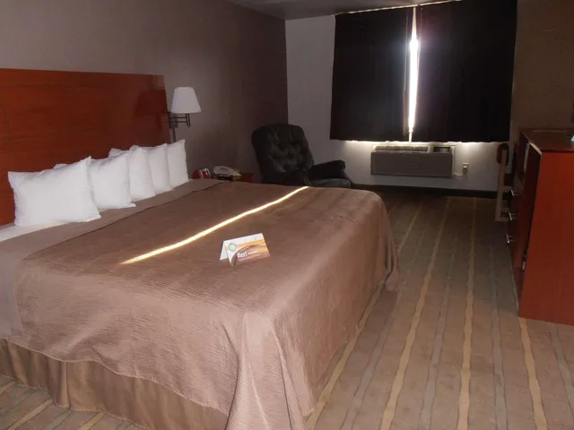 Room, Queen Bed, Accessible, Quality Inn Thermopolis 1/1