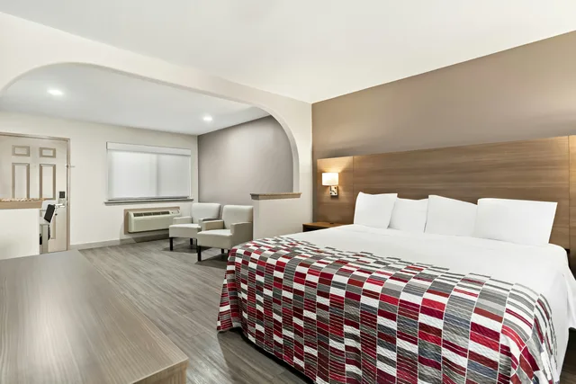 Superior, 1 King and 2 Queen Beds, OYO Hotel Stafford TX I-69 North 1/4
