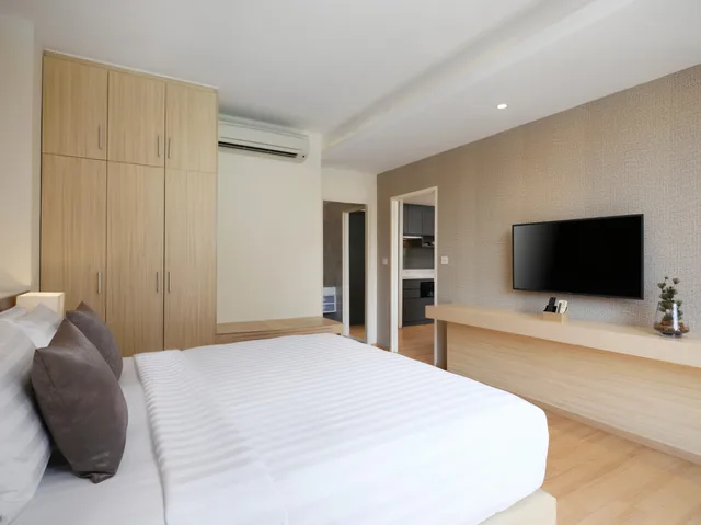 1 Bedroom, Suite, Double Bed, Arden Hotel And Residence 2/5
