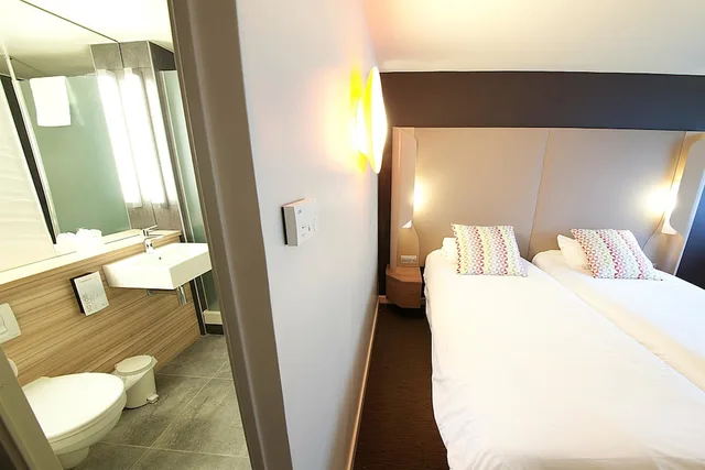 غرفة جونيور بسرير مزدوج، Hotel Campanile Clermont Ferrand Sud - Aubiere 3/7