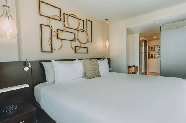 غرفة قياسية بسرير كوين، Iberostar Waves Berkeley Shore 1/8