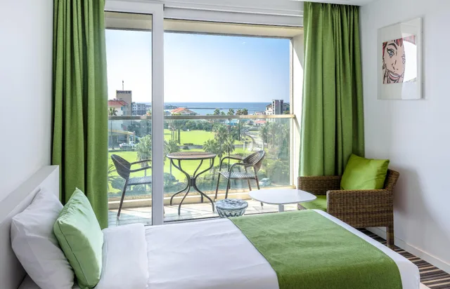 Room, 1 Double and 1 Single Bed, Lateral Side Sea View، Aimi Jeju Beach Hotel 1/1