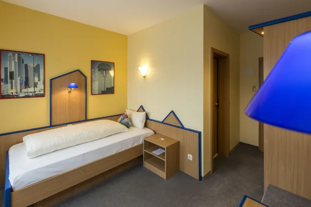 غرفة أساسية بسريرين منفصلين، Hotel Globotel Business 1/3