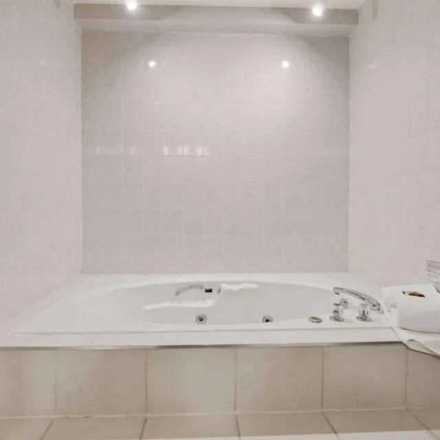 Tower, King Bed, Hot Tub، Best Western Plus Cairn Croft Hotel 8/9