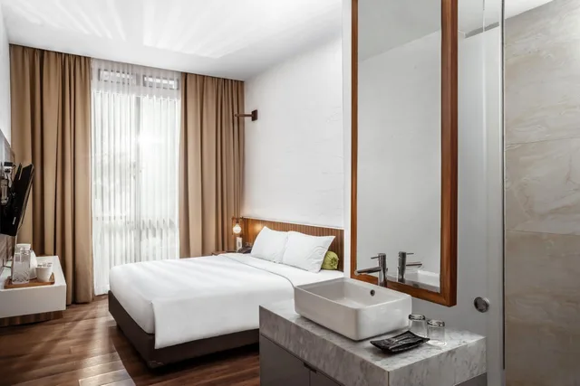 غرفة ديلوكس بسرير مزدوج، Green Forest Resort & Wedding Bandung 2/2