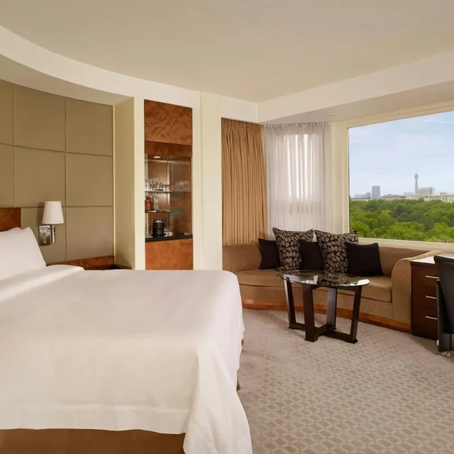 غرفة تنفيذية بسرير كينج بإطلالة على المدينة، The Park Tower Knightsbridge, a Luxury Collection Hotel, London 2/6