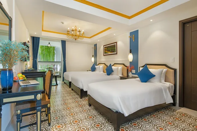 غرفة ثلاثية بثلاثة أسرّة بشرفة، Hoi An Blue Sky Boutique Spa 2/2