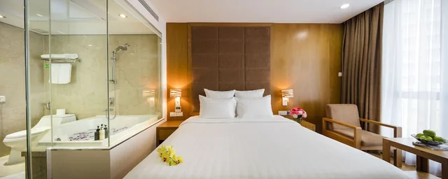 غرفة بريميوم بسرير كينج بحوض استحمام، Paradise Saigon Boutique Hotel 3/7