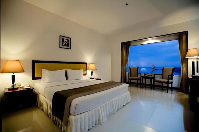 غرفة سوبيريور بسرير كينج وسريرين منفصلين بإطلالة على النهر، Champasak Grand Hotel 1/1