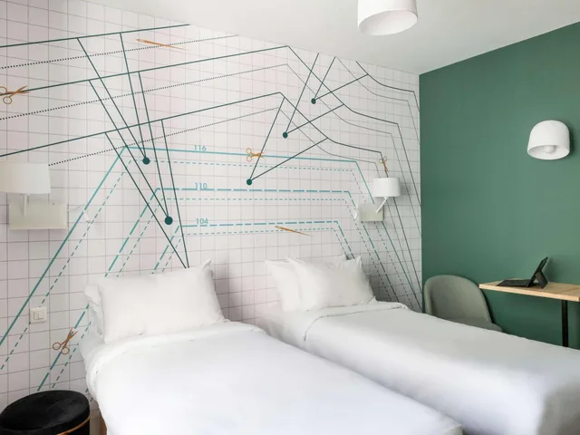 غرفة سوبيريور بثلاثة أسرّة، ibis Styles Asnieres Centre 3/9