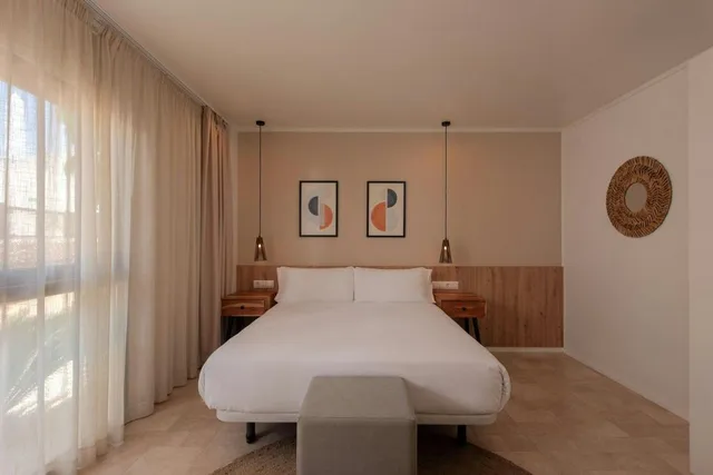 2 Bedrooms, Pool, Villa, Twin Beds, Resort View, Sofa, Accessible، Four Points by Sheraton Costa Blanca Villas 2/3