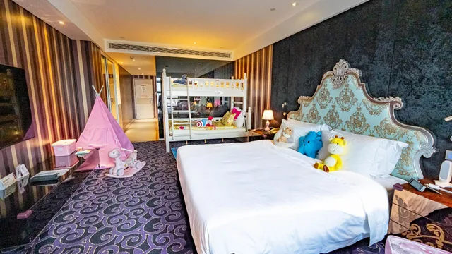 Kids, Deluxe, Family، Luoyang Christian's Hotel 2/2