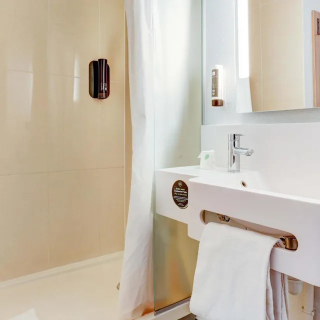 غرفة ثلاثية، B&B Hotel Reims Bezannes 6/6