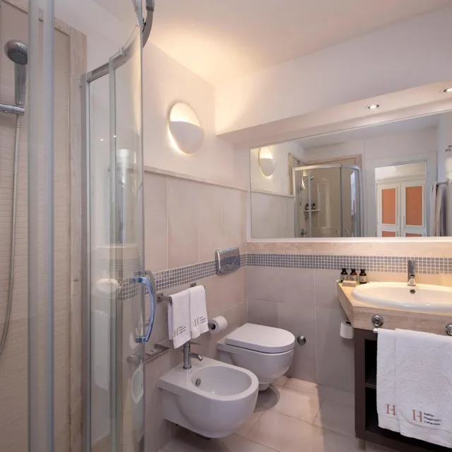 غرفة ثلاثية بشرفة، Chia Laguna - Hotel Village 6/7