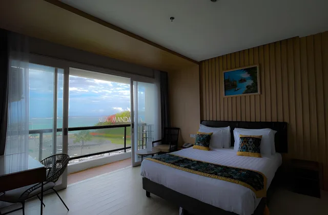 Deluxe, King Bed, Pool View, Raja Hotel Kuta Mandalika Resort & Convention 1/1