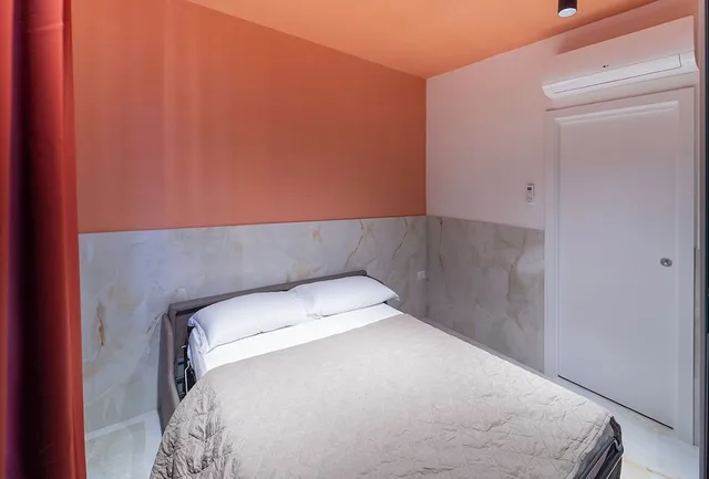 غرفة قياسية بسرير مزدوج في الملحق، B&B Le 4 Stagioni Dante's Suites 2/5