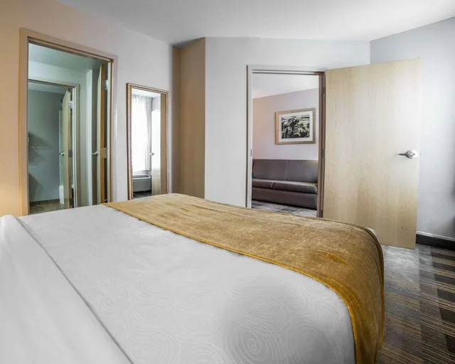 Efficiency, Suite, Queen Bed, Accessible، MainStay Suites Casper 1/2