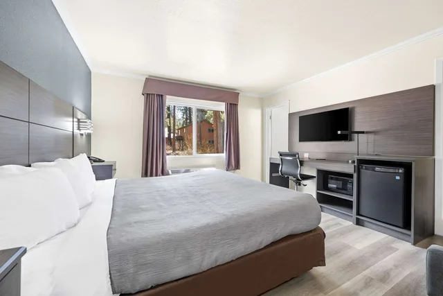 غرفة بسرير كينج، Econo Lodge Inn & Suites Heavenly Village Area 2/7