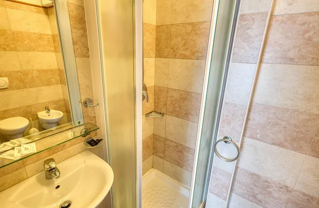 غرفة رباعية، Hotel Augustus 7/8