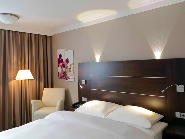 غرفة بريفيليج بسرير مزدوج، MERCURE HOTEL HAMM 2/6