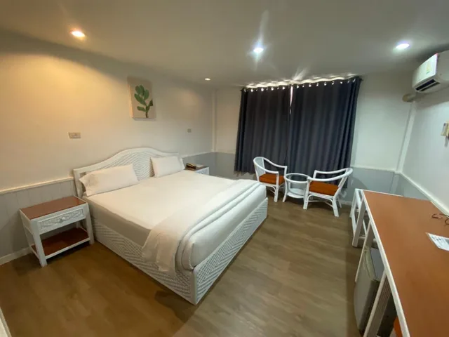 غرفة ديلوكس بسرير كوين، THE MERCY HOTEL 1/2