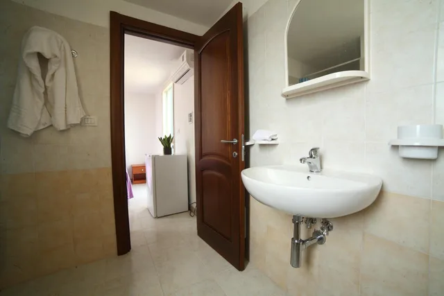 غرفة بسرير مزدوج بإطلالة على البحر، Residence Riva Mare Ugento 5/7