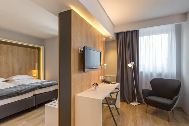 جناح ديلوكس بسريرين منفصلين مع أريكة، M hotel Ljubljana 2/3