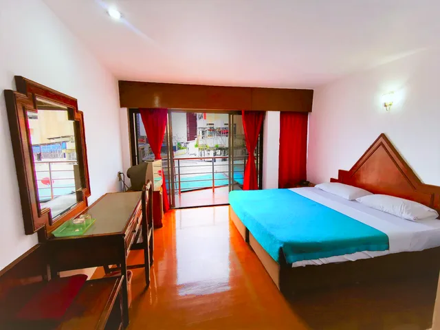 غرفة قياسية بسرير مزدوج، Highfive Hotel 1/1