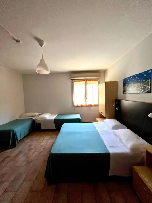 غرفة رباعية، Nazionale Hotel 3/9