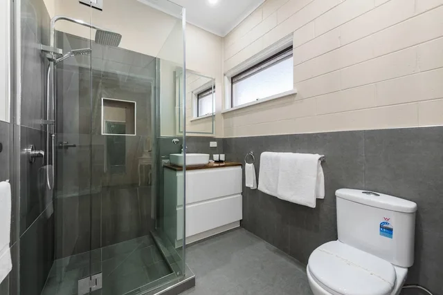 شقة بسرير كينج، Comfort Inn & Suites King Avenue 7/10