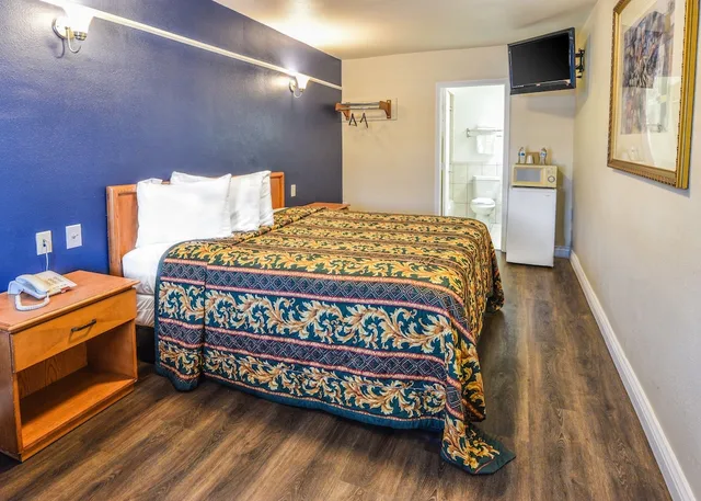 Sunset Motel، بومونا 14/26