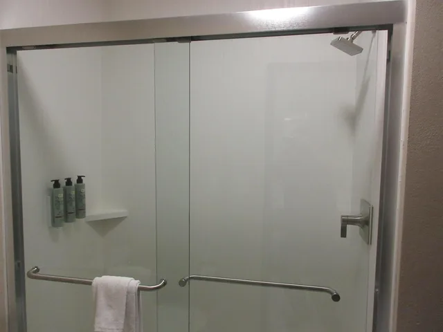 غرفة قياسية بسرير كينج، Best Western Decatur Inn 2/2