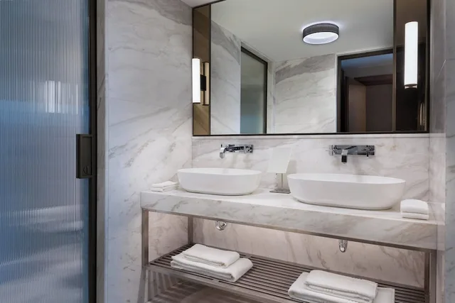 جناح رئاسي بسرير كينج بشرفة، Izmir Marriott 2/3