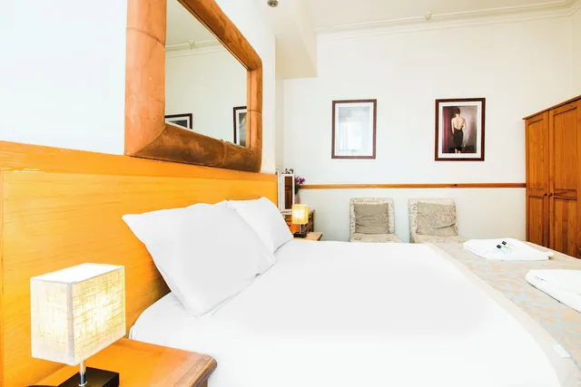 غرفة قياسية مزدوجة، OYO The Lodge Bournemouth 1/9