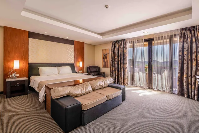 غرفة بريميوم بسرير كينج بإطلالة على المسبح بغرفة نوم واحدة، Coron Westown Resort 1/10