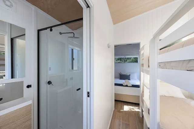 كابينة بريميوم بأسرّة بطابقين وسرير كوين، Reflections Holiday Parks Scotts Head 5/5