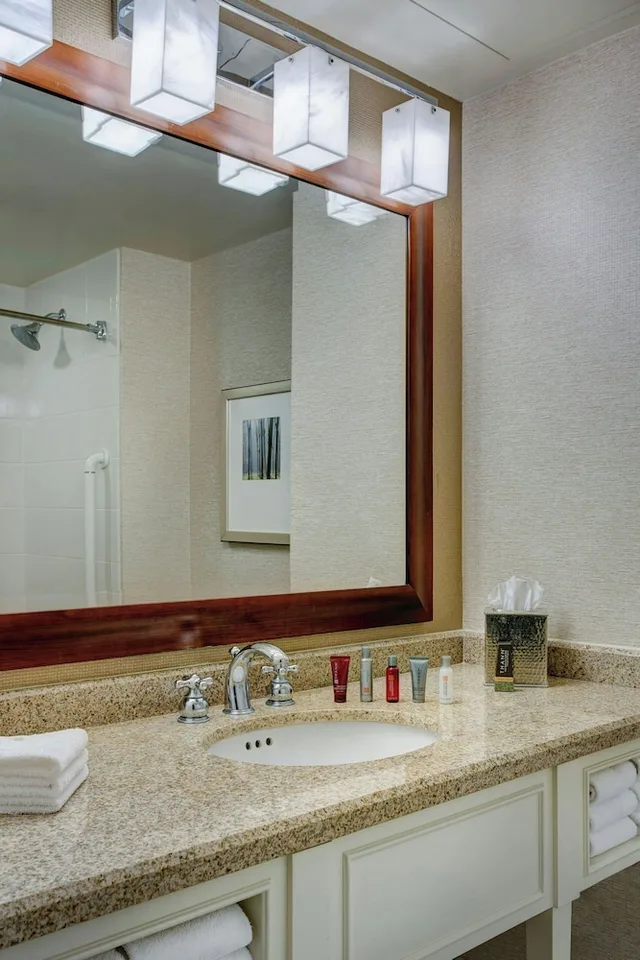 Room, 2 Queen Beds, Water View، The Woodlands Waterway Marriott Hotel And Convention Center 9/11