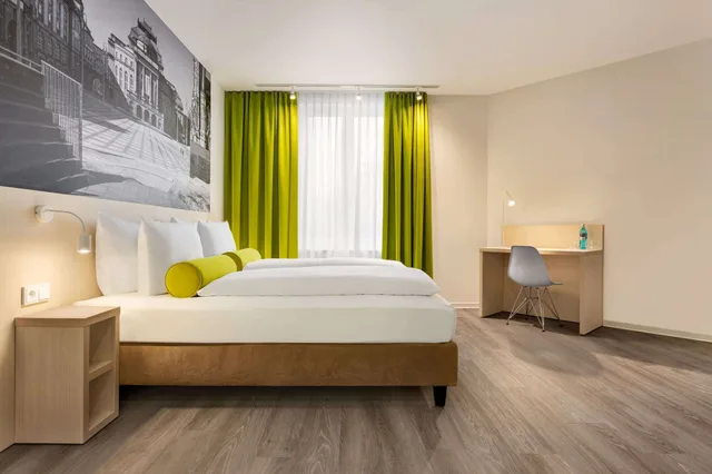 غرفة قياسية بسريرين منفصلين لذوي الإعاقة، Super 8 by Wyndham Chemnitz 4/7