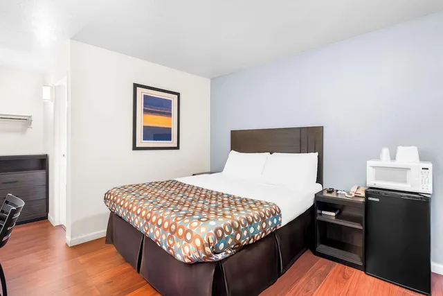 Room, Queen Bed, Smoking, Americas Best Value Inn Stillwater 1/9