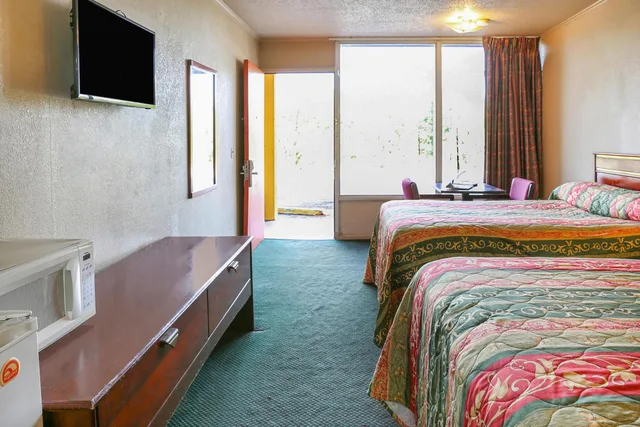 غرفة بسريرين مزدوجين للمدخنين، MAGNUSON HOTEL OPELIKA 2/7