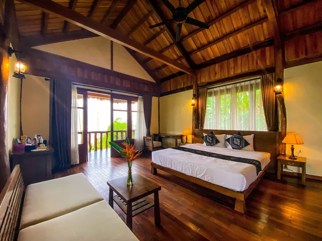 بنغل بسرير كينج بإطلالة على البحيرة مع أريكة، Mai Chau Hideaway Lake Resort 1/4
