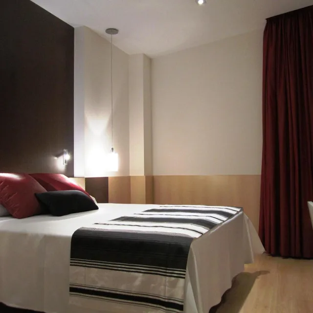 غرفة مفردة بإطلالة، Hotel Via Gotica 1/4