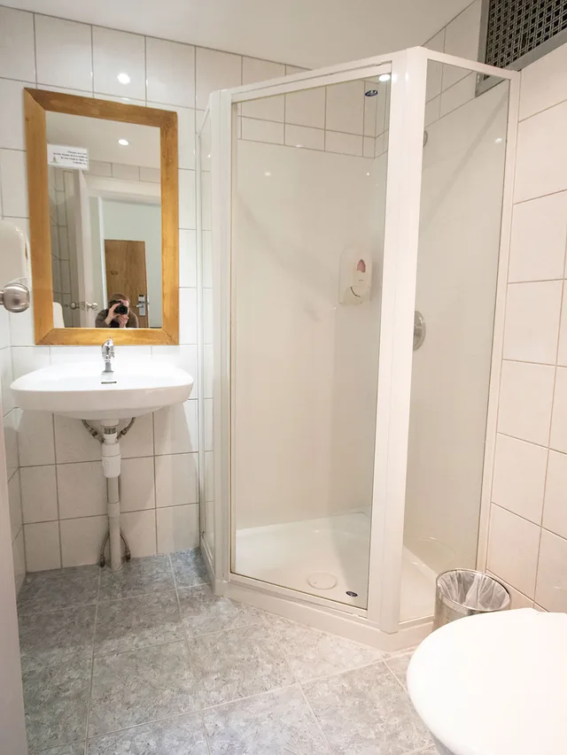 Single Room with Ensuite، Hotel Waterloo Backpackers 4/4