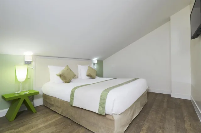 غرفة سوبيريور بسرير مزدوج وسرير فردي، Kyriad Paris 18 - Porte De Clignancourt - Montmartre 4/10