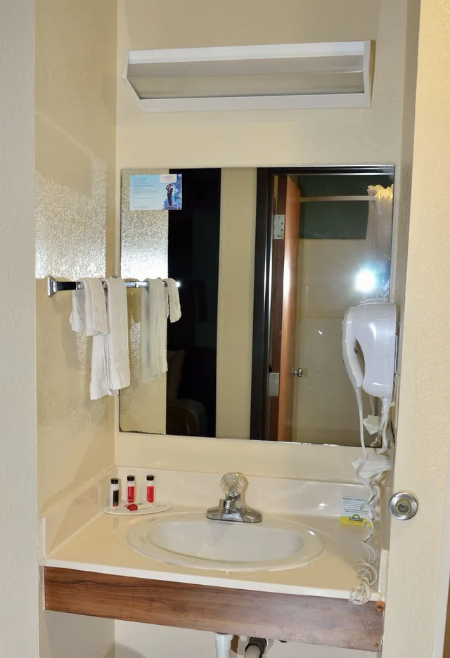 غرفة بسريرين مزدوجين، Days Inn by Wyndham Glasgow 6/6