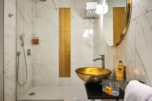 غرفة قياسية بسرير مزدوج، Hotel Le Versailles 7/8