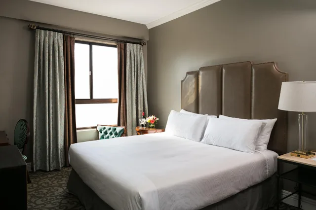غرفة بسرير كينج، Bijou Hotel 1/1
