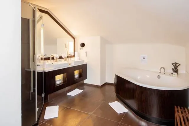 Skyline, Suite, Double Bed, City View، Hotel UTO KULM 9/10