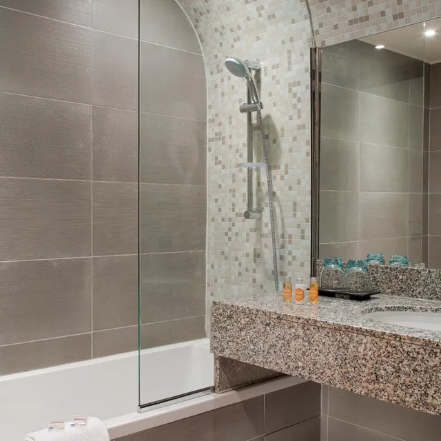 غرفة رباعية بغرفتين، Timhotel Opera Blanche Fontaine 8/10