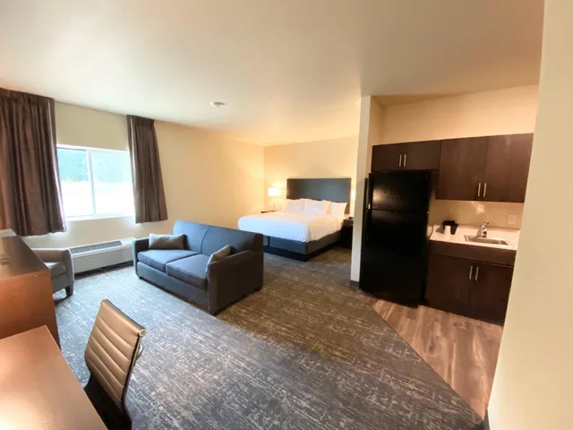 جناح مفردة بسرير كينج، Cobblestone Inn & Suites - Forest City 1/1